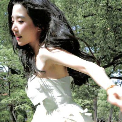 年轻女孩爱过来