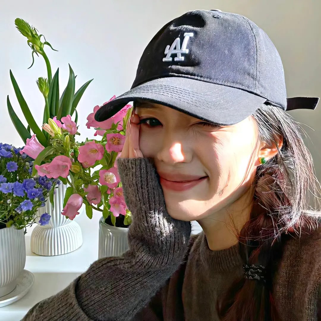 男孩超级白